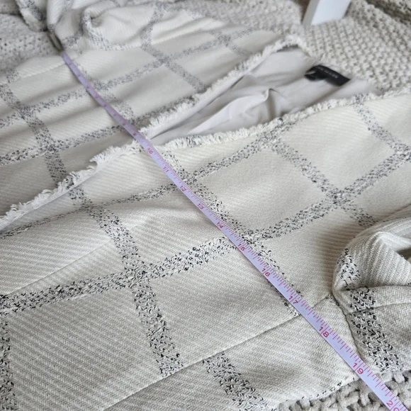 Ann Taylor | 10 | Raw Hem Windowpane Tweed Blazer - Picture 12 of 14